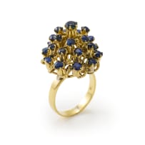 Tiered sapphire cluster