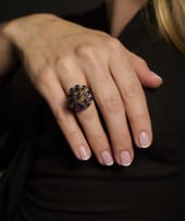 Tiered sapphire cluster