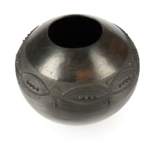 Nesta Nala; Ukhamba with incised and relief rope decoration