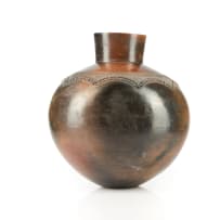 Nesta Nala; Uphiso with relief and incised motif