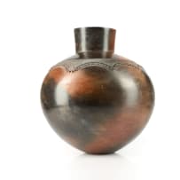 Nesta Nala; Uphiso with relief and incised motif