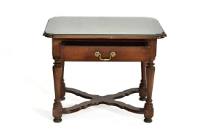 Cape stinkwood peg-top tea table, 18th century
