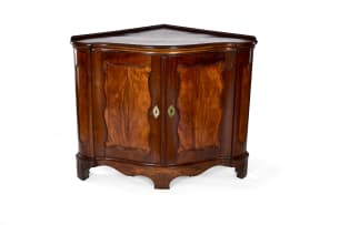 Cape stinkwood bow-fronted corner cupboard, 18th century