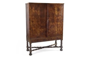 Dutch walnut parquetry 'kruisvoet' cabinet, 18th century