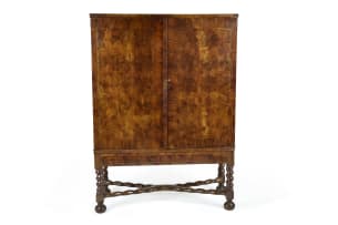Dutch walnut parquetry 'kruisvoet' cabinet, 18th century