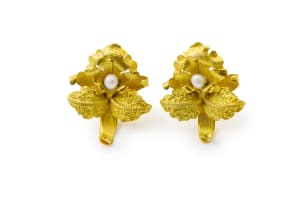 Foliate gold and pearl earrings
