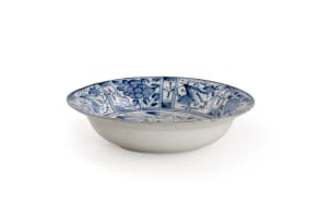 A chinese blue and white circular dish, Kangxi period 1662-1722