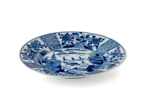 A Chinese blue and white circular dish, Kangxi period, 1662-1722