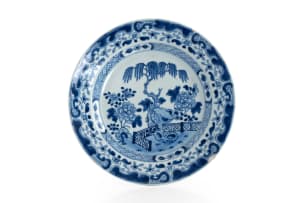 A Chinese blue and white circular dish, Kangxi period, 1662-1722