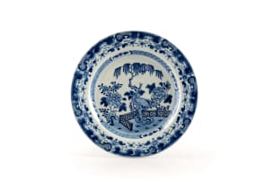 A Chinese blue and white circular dish, Kangxi period, 1662-1722