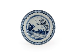A Chinese export blue and white dish, late Qianlong, 18th century