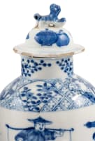 Chinese blue and white porcelain baluster vase with cover, 19th century