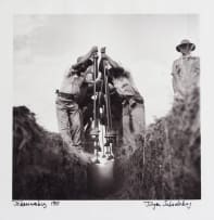 Jürgen Schadeberg; Johannesburg (Manual Labourers Digging Trench)