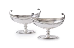 A pair of Edward VII salt cellars, Henry Matthews, Birmingham, 1909