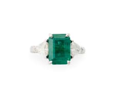 Emerald and diamond ring