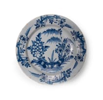 Dutch Delft Chinoiserie motif charger, 17th and 18th century