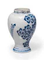 Chinoiserie Rocaille Delft tin-glazed vase, 18th century