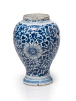 Chinoiserie Rocaille Delft tin-glazed vase, 18th century