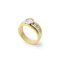Two-tone diamond ring
