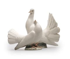 Two porcelain doves, Spain