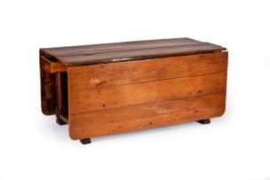 Cape yellowwood and stinkwood gate-leg table, South Africa, 18th century