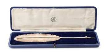 A George V parcel gilt silver quill, S W Smith & Co, Birmingham, 1928