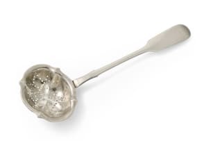 A Russian fiddle pattern silver tea strainer, c.1880