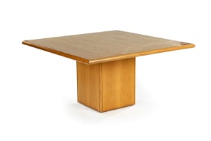 Oak eight-seater pedestal dining table
