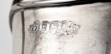 A George V silver milk jug and sugar bowl, T Wilkinson & Sons and Sanders & Mackenzie, Birmingham, 1923