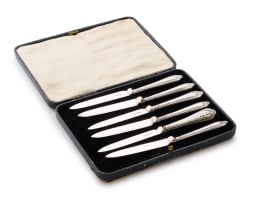 Six George V silver knives, Yates Brothers, Sheffield, 1926