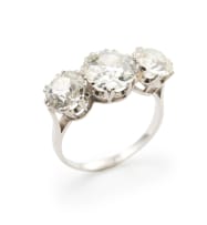 Diamond trilogy ring