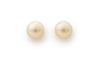 Cultured pearl studs