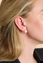Cultured pearl studs