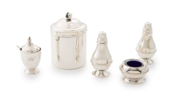 A George VI silver egg cup, Sanders & Mackenzie, Birmingham, 1945