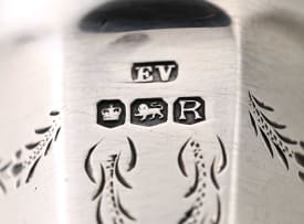 An Edward VII silver milk jug, Edward Barnard & Sons Ltd, London, 1905