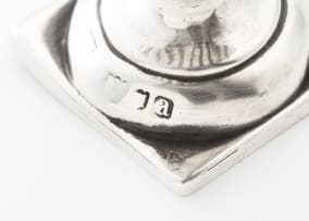 An Edward VII silver milk jug, Edward Barnard & Sons Ltd, London, 1905