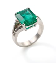 Emerald and diamond ring