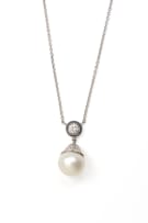 Pearl drop necklace