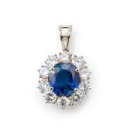 Sapphire cluster pendant
