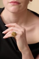 Foliate gold ring