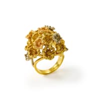 Foliate gold ring