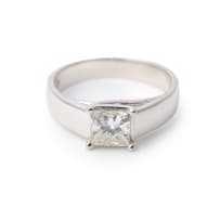 Princess-cut diamond ring