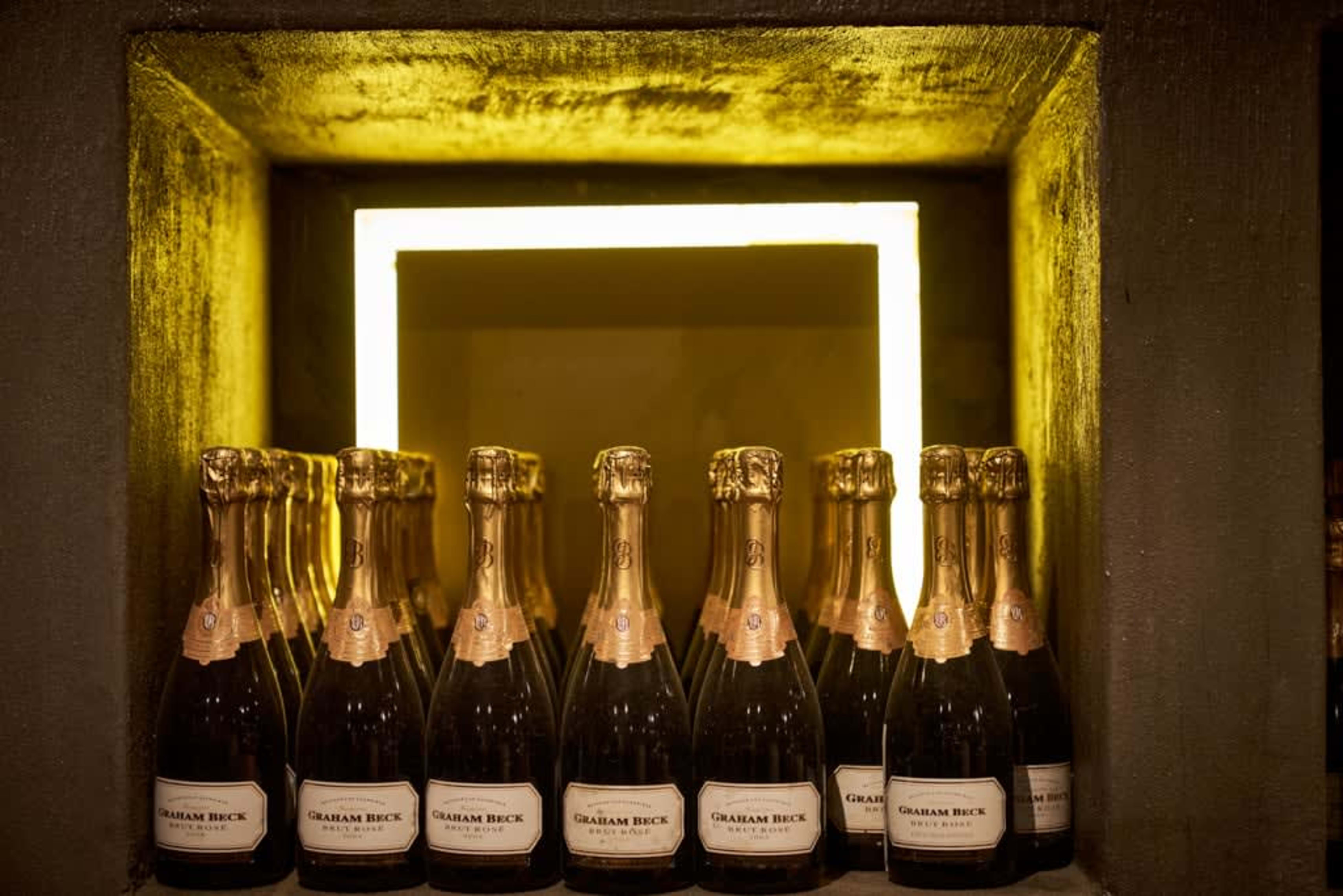 Graham Beck; Blanc de Blancs Cuvée 108 Chardonnay; 2014; 24 (4 x 6); 750ml Strauss & Co