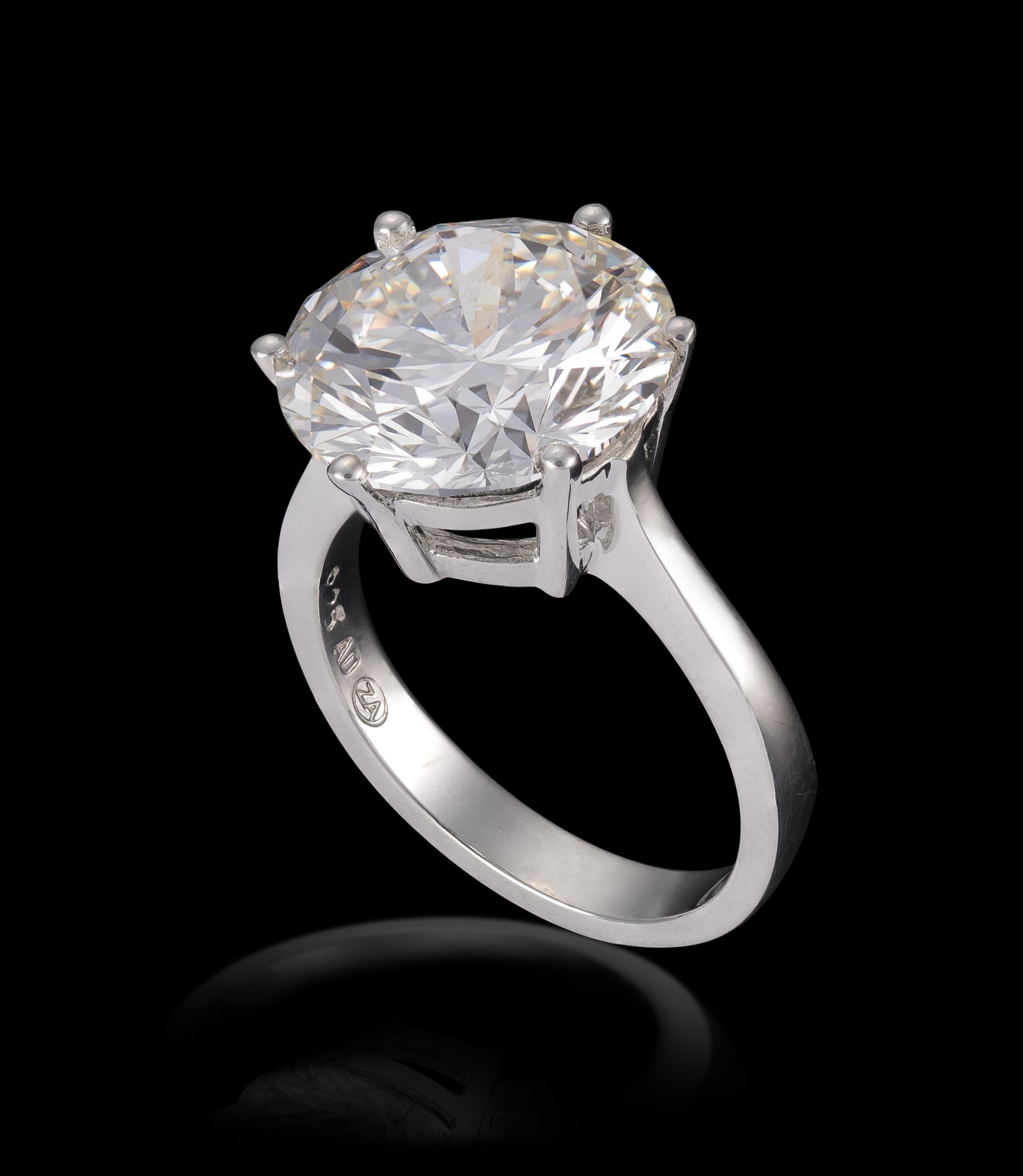 7.83 ct diamond solitaire ring | Strauss & Co